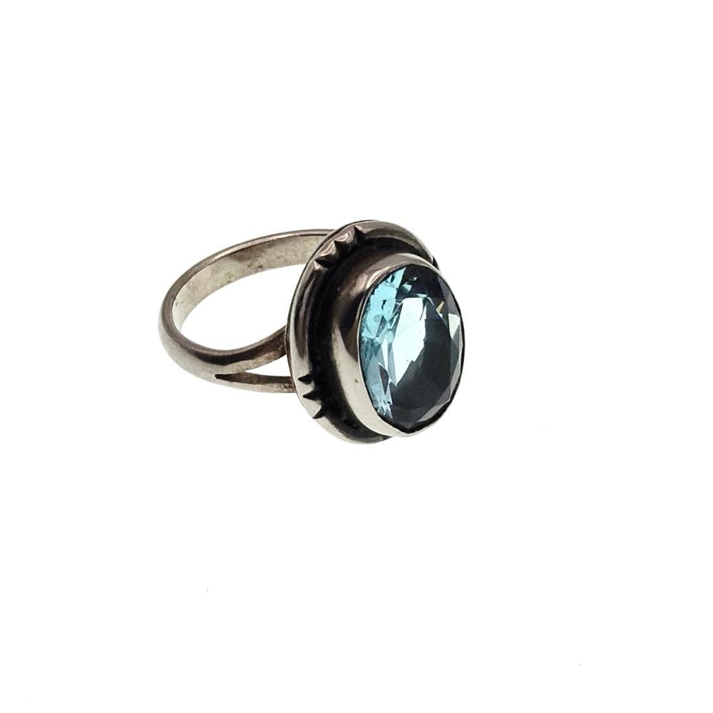 Vintage Metal Ring with Topaz Blue Zirconia Stone Size 7